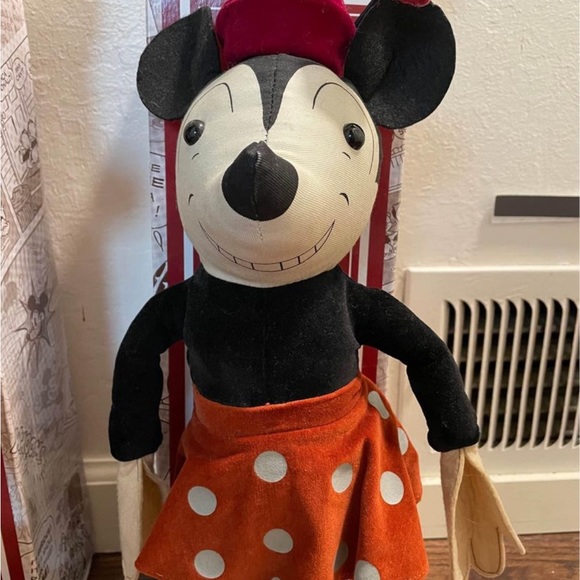 The Walt Disney Family Museum Minnie and Mickey Mouse Retro Doll Collectables - Picture 3 of 4